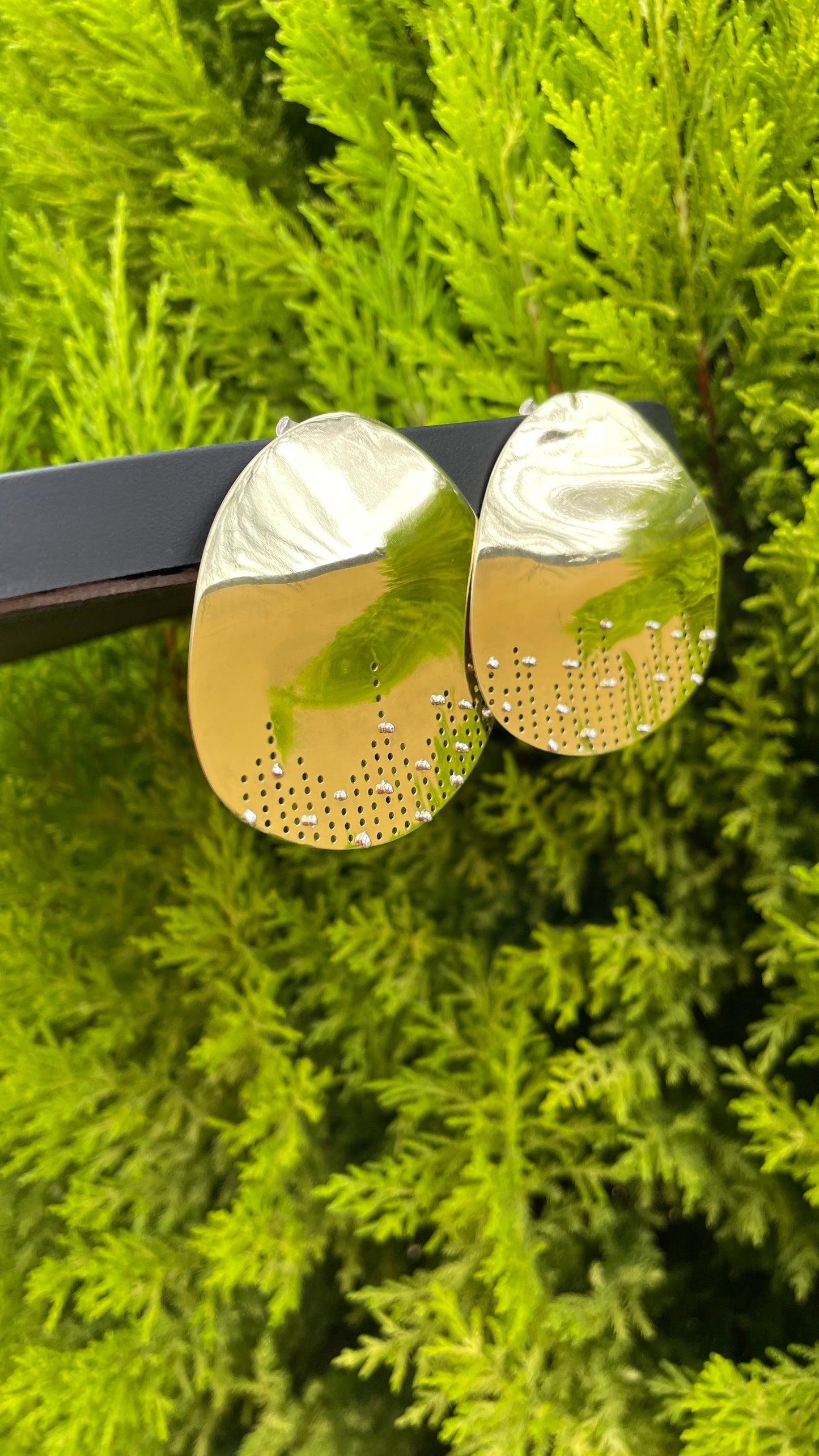 Iziqhaza zikaMaKhanyile earrings