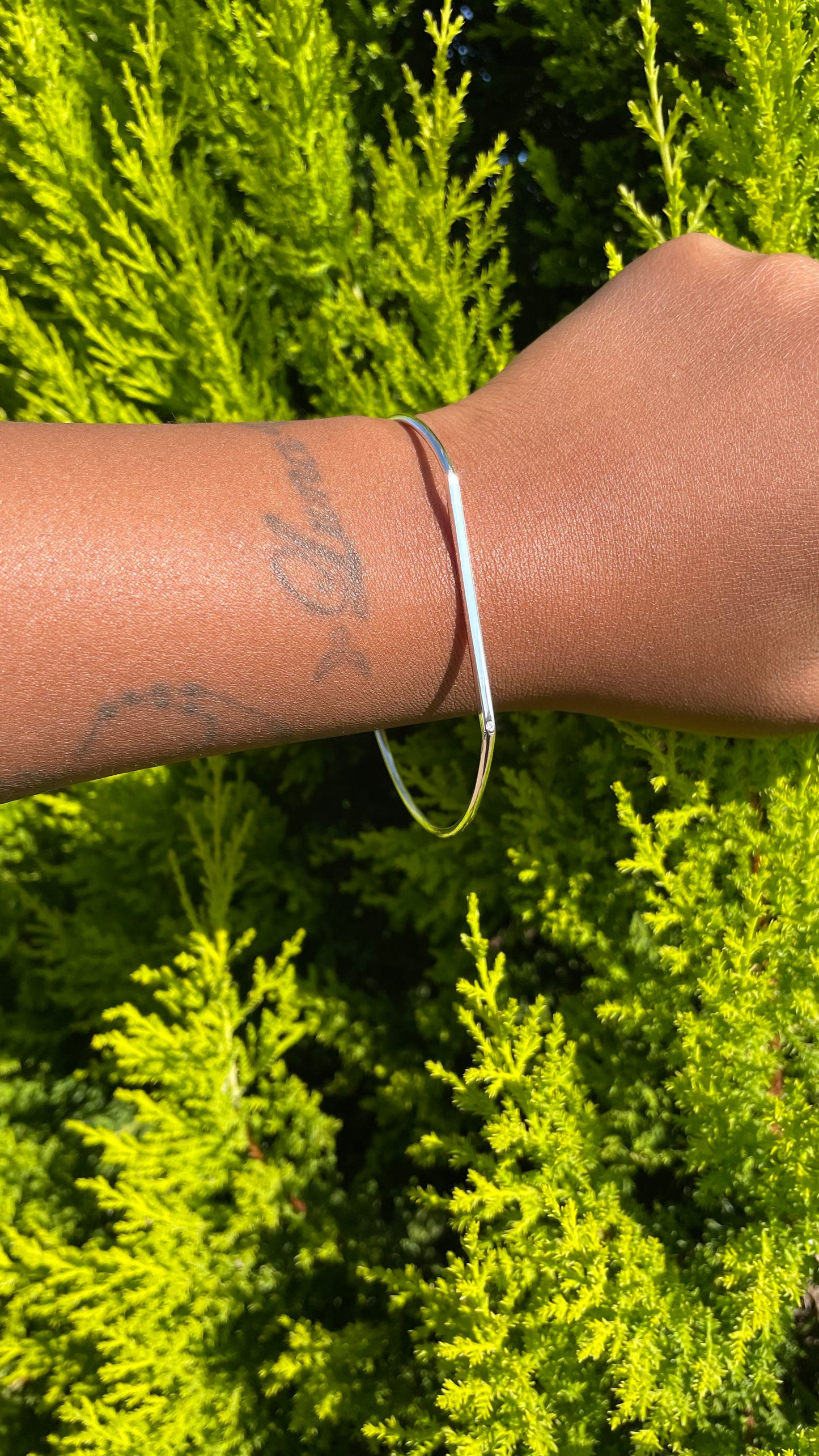 D-Shaped bangle